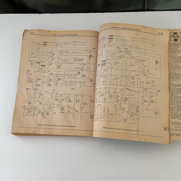 Ford Ranger Bronco II 1983 thru 1992 Haynes Automotive Repair Manual 36070 Gas - Picture 12 of 16